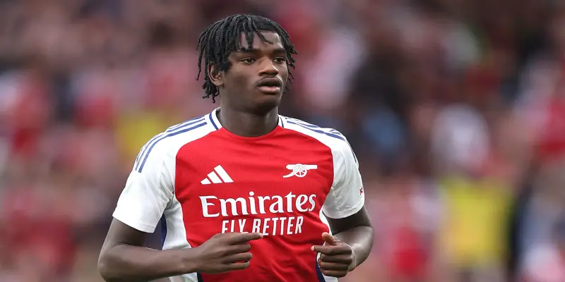 Manchester United Chính Thức Chiêu Mộ Trung Vệ Trẻ Ayden Heaven Từ Arsenal 4 MU Được Gì Khi Chiêu Mộ Ayden Heaven?