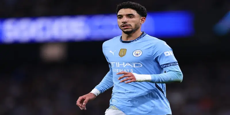 Omar Marmoush trở thành tân binh đắt giá nhất lịch sử Man City: Cú hích mới cho tham vọng bá chủ 4 Từ Bundesliga đến Premier League – Marmoush viết tiếp hành trình đỉnh cao! Ai háo hức chờ màn trình diễn của anh tại Man City nào?