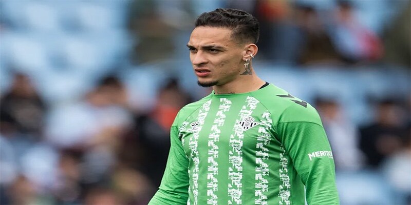 Antony Hồi Sinh Rực Rỡ Tại Real Betis Sau Ác Mộng MU 2 Antony mang theo kỳ vọng của cả triệu người hâm mộ Quỷ đỏ