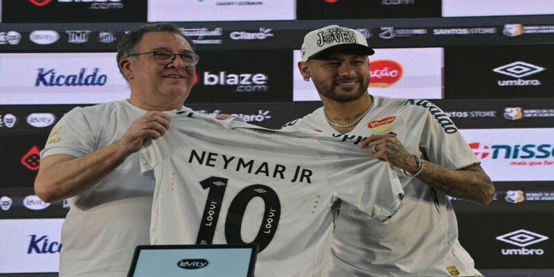 Neymar Và Những Ngã Rẽ Định Mệnh Trong Sự Nghiệp 4 Neymar được chào đón như người hùng khi quay lại Santos