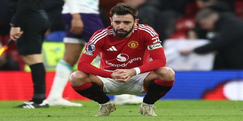 Bruno Fernandes – Khắc tinh Leicester, Niềm Hy Vọng Quỷ Đỏ 3 Bruno Fernande với pha treo bóng đầy ma thuật